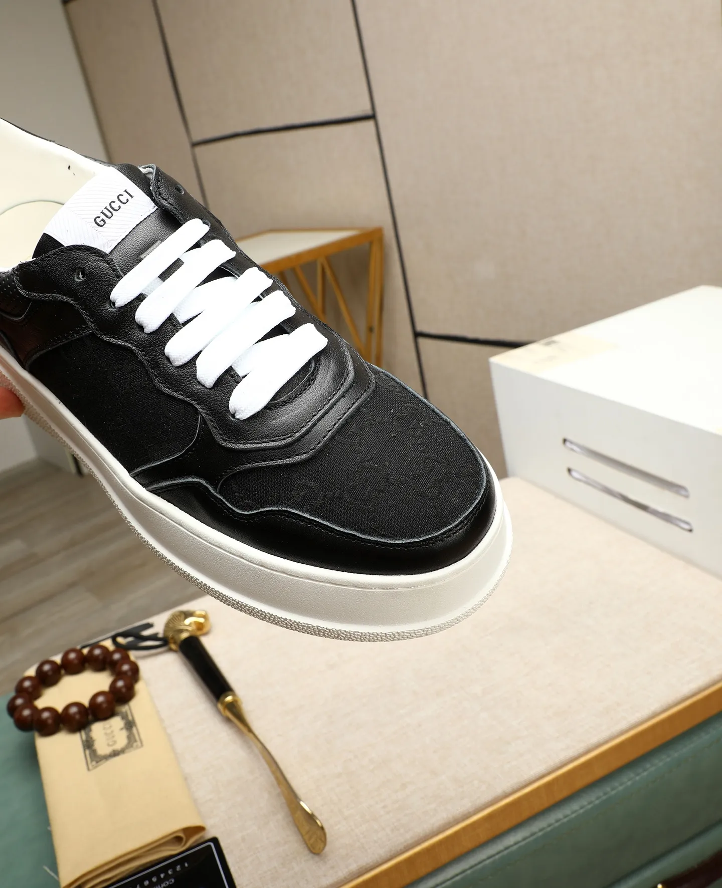 Men's shoes 💰400 GUCCI🔍🔍The latest models are on sale at the same time at the counter. Original calfskin imported from Italy, genuine leather lining, (high-end, extravagant, and classy) with exquisite workmanship. Soles: Original soles specially provided by the original factory. ⚠Exclusive double-layer movable molded soles are super comfortable⚠. Photos of the real thing🎬The real thing is better🔍🔍"High quality·Follow the order" Code number 38-44
